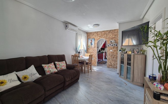 Resale - Bungalow -
Torrevieja - Costa Blanca