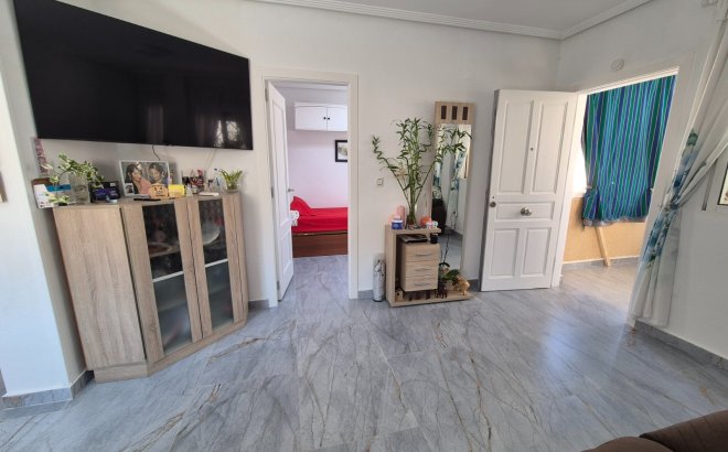 Resale - Bungalow -
Torrevieja - Costa Blanca