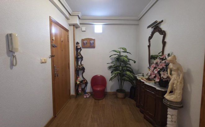 Resale - Apartment -
Torrevieja - Acequion