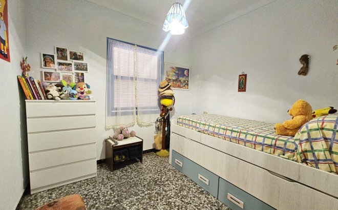 Resale - Commercial -
Torrevieja - Centro