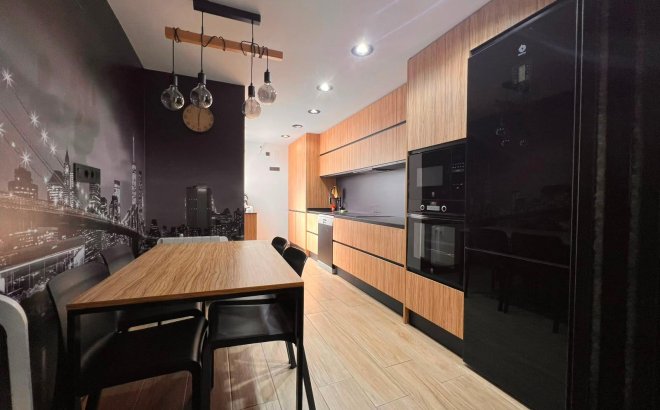 Resale - Quad House -
Torrevieja - Carrefour
