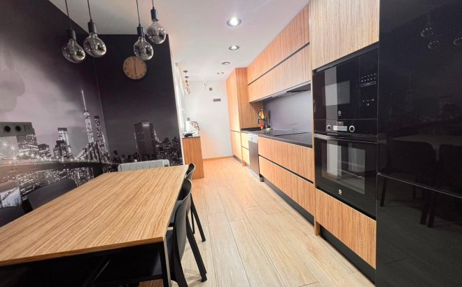 Resale - Quad House -
Torrevieja - Carrefour