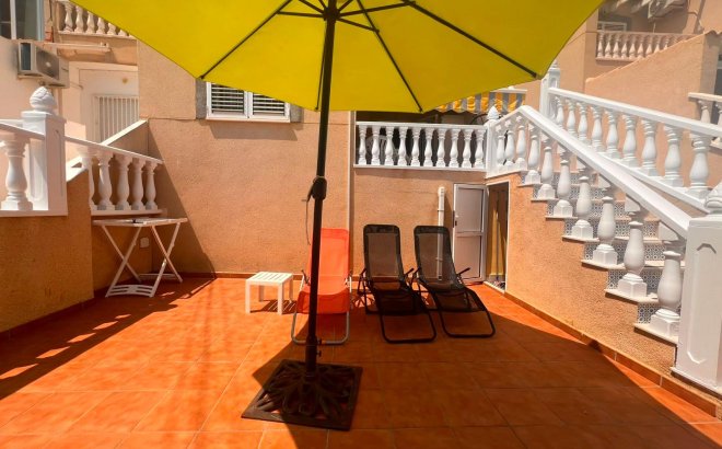 Resale - Bungalow -
Torrevieja - Torrejón
