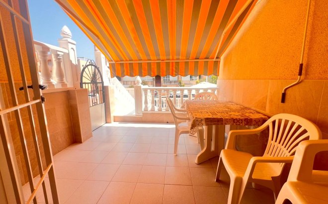 Resale - Bungalow -
Torrevieja - Torrejón