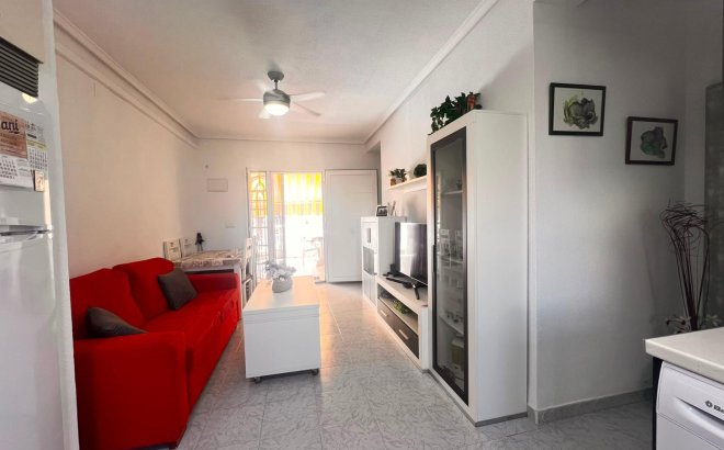 Resale - Bungalow -
Torrevieja - Torrejón