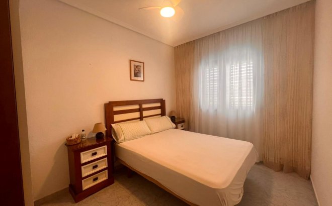 Resale - Bungalow -
Torrevieja - Torrejón