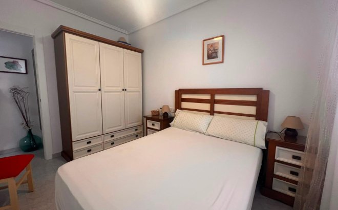 Resale - Bungalow -
Torrevieja - Torrejón