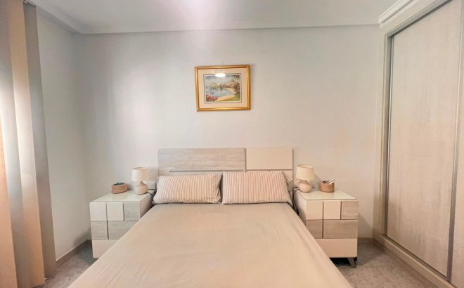 Resale - Bungalow -
Torrevieja - Torrejón