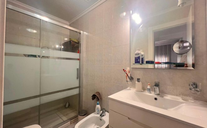 Resale - Bungalow -
Torrevieja - Torrejón