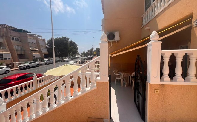 Resale - Bungalow -
Torrevieja - Torrejón