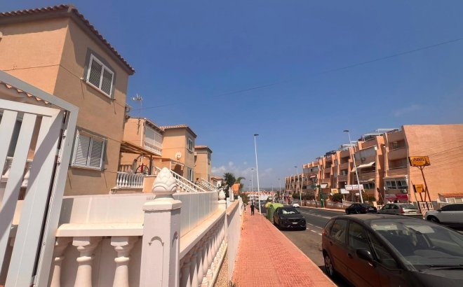 Resale - Bungalow -
Torrevieja - Torrejón