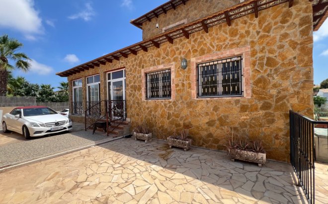 Revente - Villa -
San Fulgencio - Costa Blanca