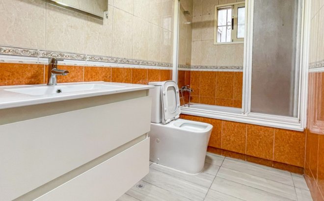 Resale - Apartment -
Torrevieja - Costa Blanca