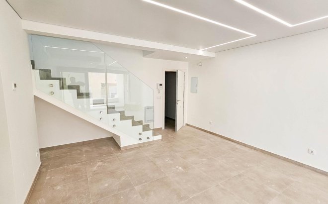 Resale - Penthouse -
Torrevieja - Paseo Maritimo