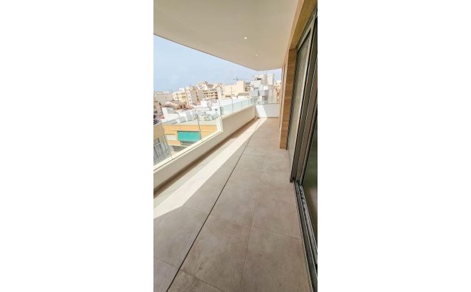 Resale - Penthouse -
Torrevieja - Paseo Maritimo