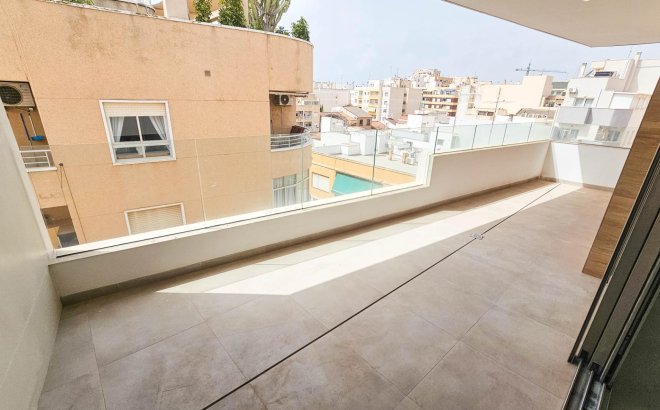 Resale - Penthouse -
Torrevieja - Paseo Maritimo