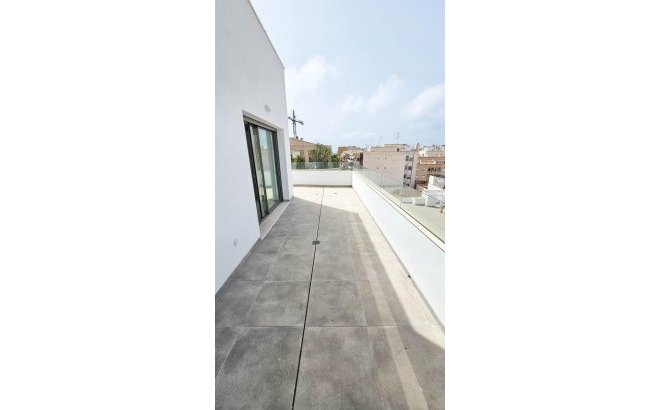 Resale - Penthouse -
Torrevieja - Paseo Maritimo