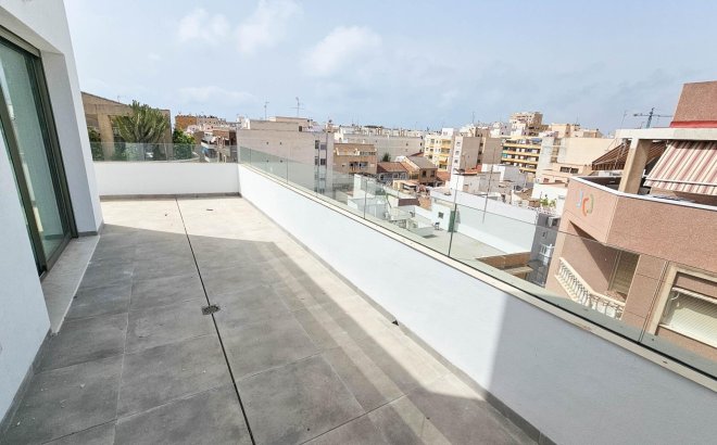 Resale - Penthouse -
Torrevieja - Paseo Maritimo