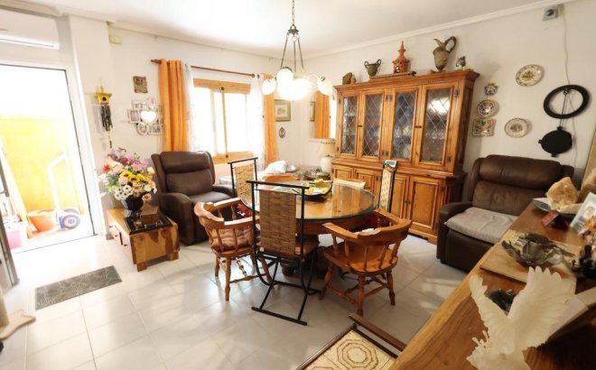 Resale - Bungalow -
Torrevieja - Costa Blanca