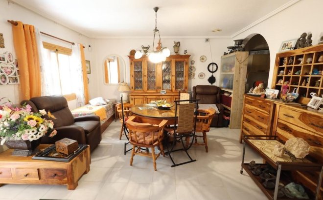 Resale - Bungalow -
Torrevieja - Costa Blanca