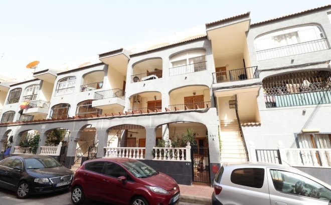 Resale - Bungalow -
Torrevieja - Costa Blanca