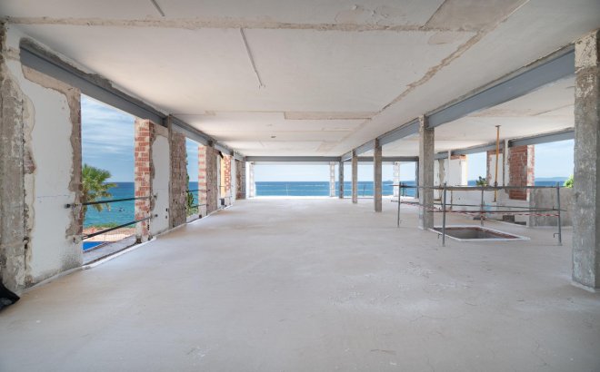 Resale - Villa -
Orihuela Costa - Cabo Roig