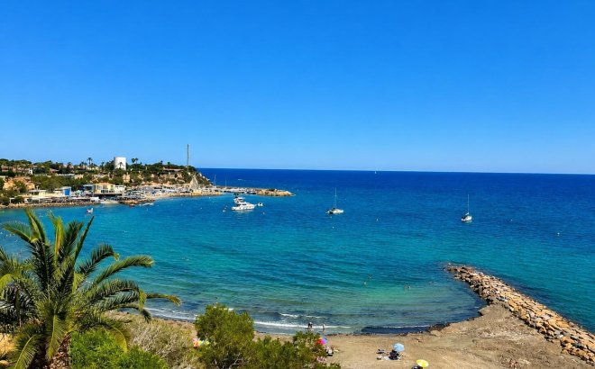 Resale - Villa -
Orihuela Costa - Cabo Roig