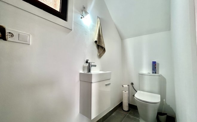 Revente - Villa -
Villamartin - Costa Blanca