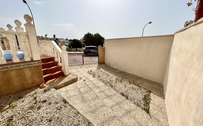 Revente - Villa -
Villamartin - Costa Blanca