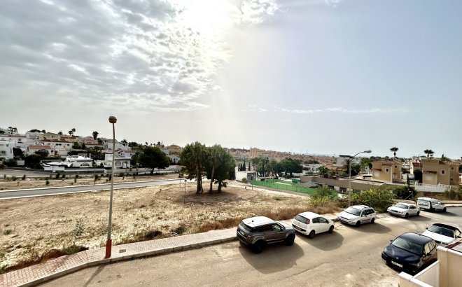 Revente - Villa -
Villamartin - Costa Blanca