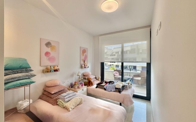 Resale - Apartment -
Orihuela Costa - Punta Prima