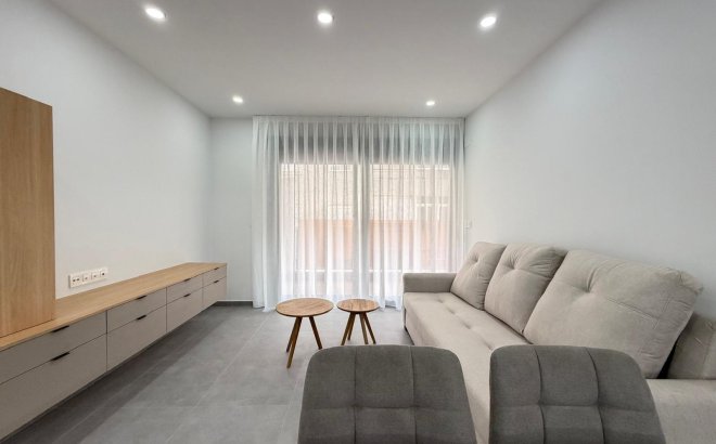 Resale - Apartment -
Torrevieja - Estacion De Autobuses