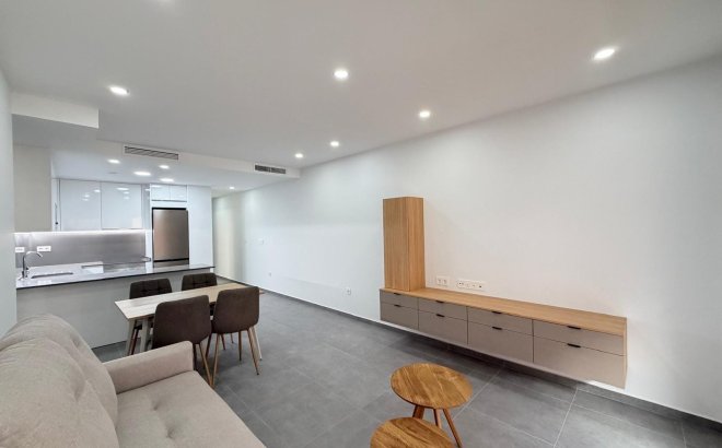 Resale - Apartment -
Torrevieja - Estacion De Autobuses
