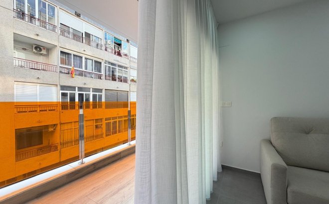 Resale - Apartment -
Torrevieja - Estacion De Autobuses