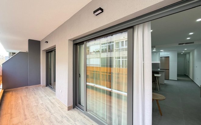 Resale - Apartment -
Torrevieja - Estacion De Autobuses