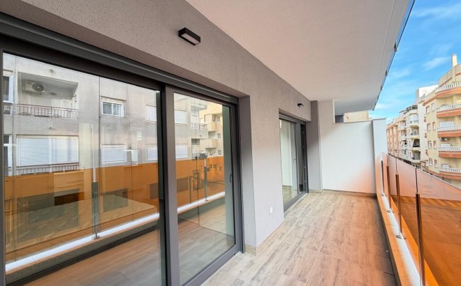 Resale - Apartment -
Torrevieja - Estacion De Autobuses