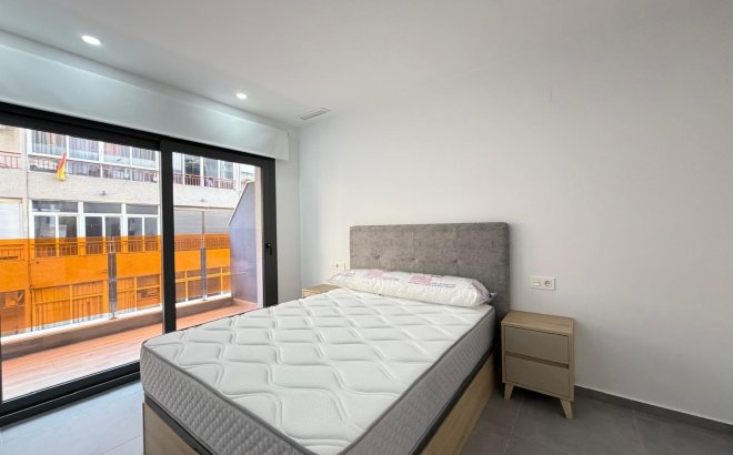 Resale - Apartment -
Torrevieja - Estacion De Autobuses