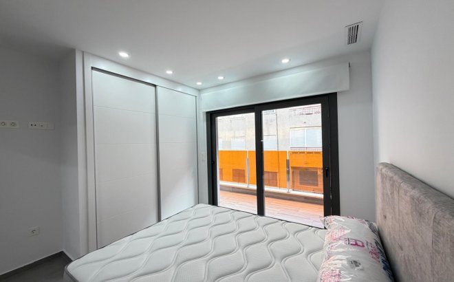 Resale - Apartment -
Torrevieja - Estacion De Autobuses
