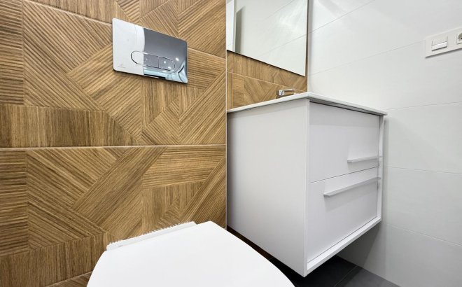 Resale - Apartment -
Torrevieja - Estacion De Autobuses