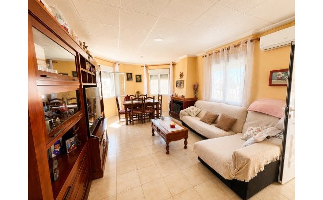 Resale - Villa -
Torrevieja - Costa Blanca