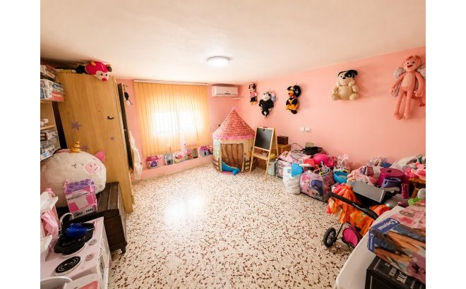 Resale - Villa -
Torrevieja - Costa Blanca