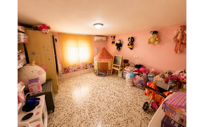 Resale - Villa -
Torrevieja - Costa Blanca