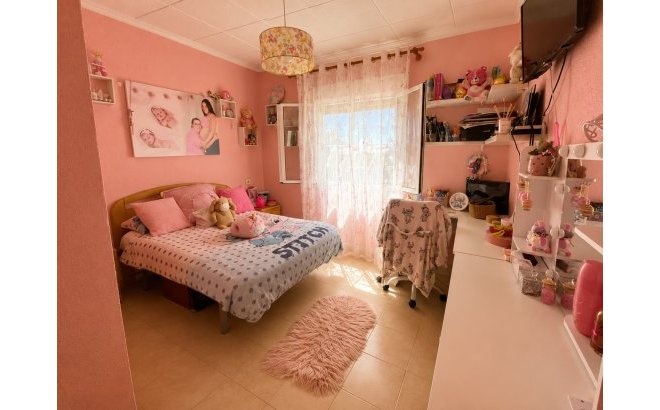 Resale - Villa -
Torrevieja - Costa Blanca