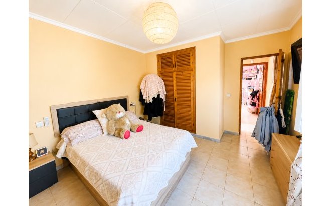 Resale - Villa -
Torrevieja - Costa Blanca