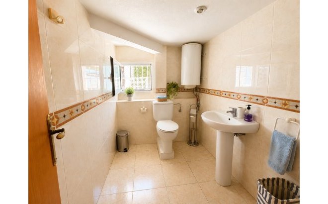 Resale - Villa -
Torrevieja - Costa Blanca