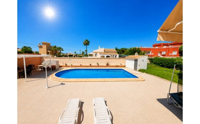 Resale - Villa -
Torrevieja - Costa Blanca