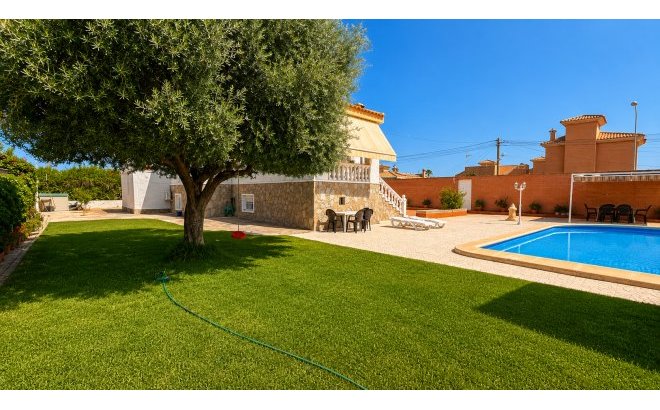 Resale - Villa -
Torrevieja - Costa Blanca