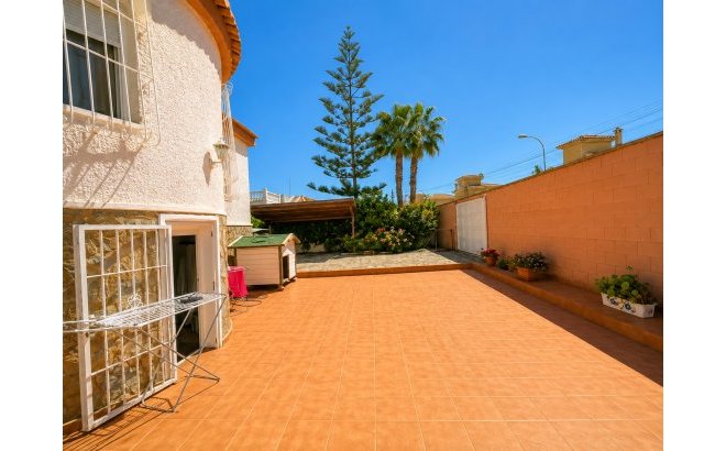 Resale - Villa -
Torrevieja - Costa Blanca