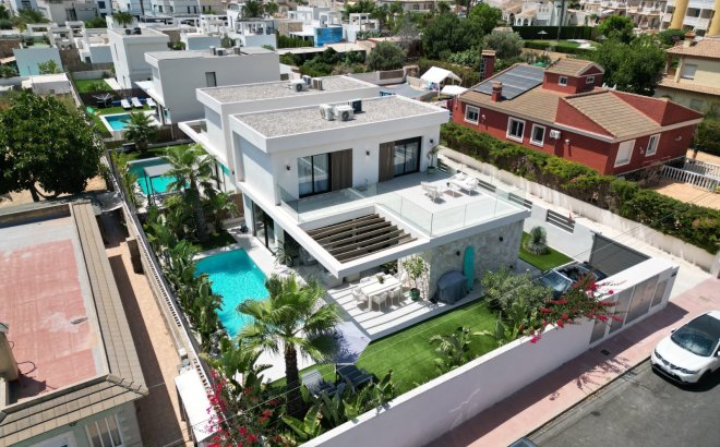 Revente - Villa -
Orihuela Costa - Costa Blanca