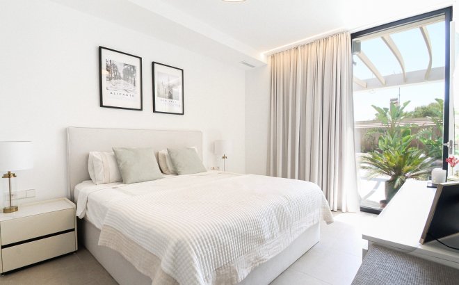 Revente - Villa -
Orihuela Costa - Costa Blanca